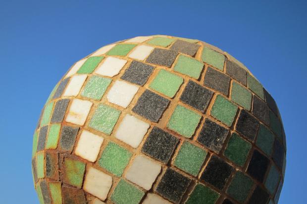 globe (photo by jorgencarling)