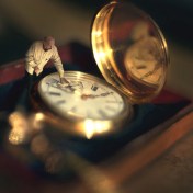 clock (photo by fiddle oak)